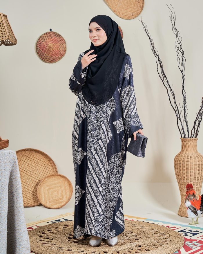 Kaftan Batik Sultanah – Kamelia Matte Black