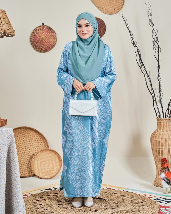 Kaftan Batik Sultanah – Kamelia Ocean Green - Image 3