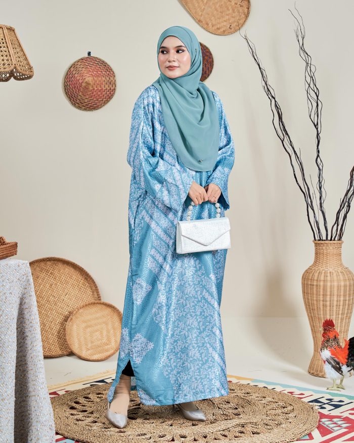 Kaftan Batik Sultanah – Kamelia Ocean Green - Image 4