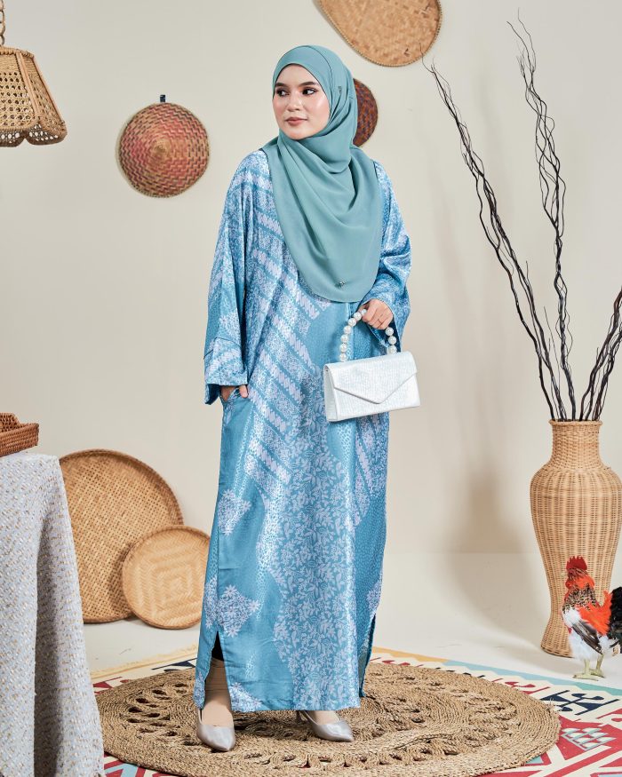 Kaftan Batik Sultanah – Kamelia Ocean Green - Image 2