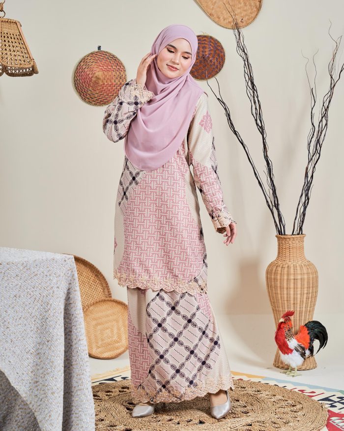 Baju Kurung Moden Batik Sulam Sultanah 10.0 - Kartika Blush Pink