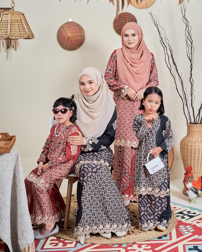 Baju Kurung Moden Batik Sulam Sultanah 10.0 Kids - Kartika Blush Pink - Image 5