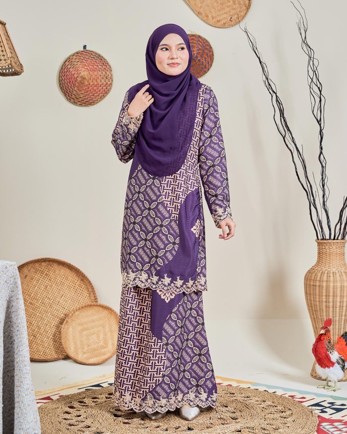 Baju Kurung Moden Batik Sulam Sultanah 10.0 - Kartika Dark Purple