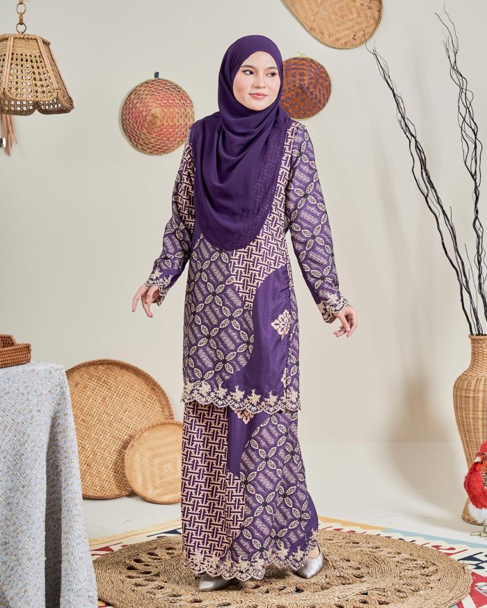 Baju Kurung Moden Batik Sulam Sultanah 10.0 - Kartika Dark Purple - Image 2