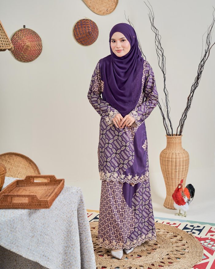 Baju Kurung Moden Batik Sulam Sultanah 10.0 - Kartika Dark Purple - Image 4