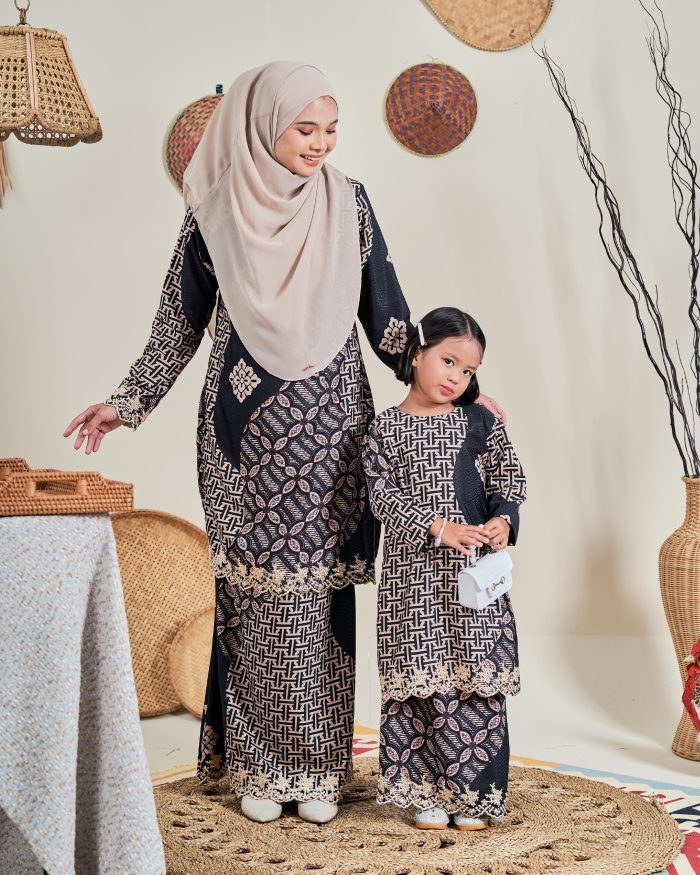 Baju Kurung Moden Batik Sulam Sultanah 10.0 Kids - Kartika Grease Black - Image 4