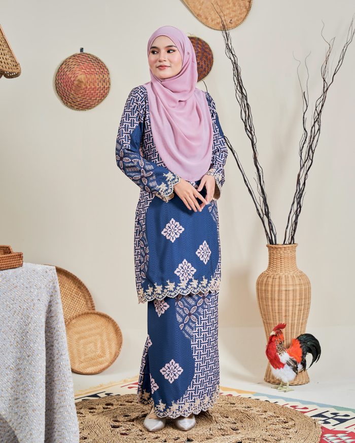 Baju Kurung Moden Batik Sulam Sultanah 10.0 - Kartika Spruce Blue