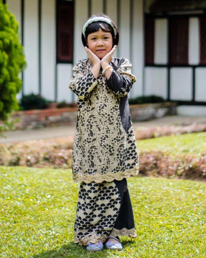 Baju Kurung Moden Batik Sulam Sultanah Kids 10.0 - Kenanga Black Olive - Image 3