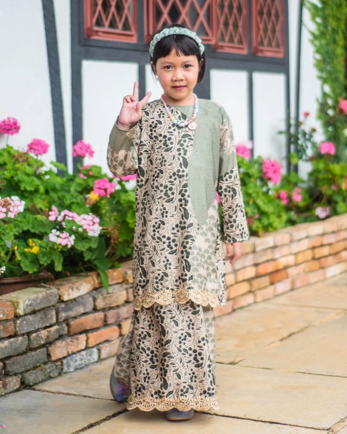 Baju Kurung Moden Batik Sulam Sultanah Kids 10.0 - Kenanga Light Sage - Image 3