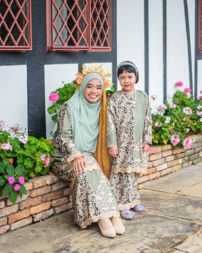 Baju Kurung Moden Batik Sulam Sultanah Kids 10.0 - Kenanga Light Sage - Image 4