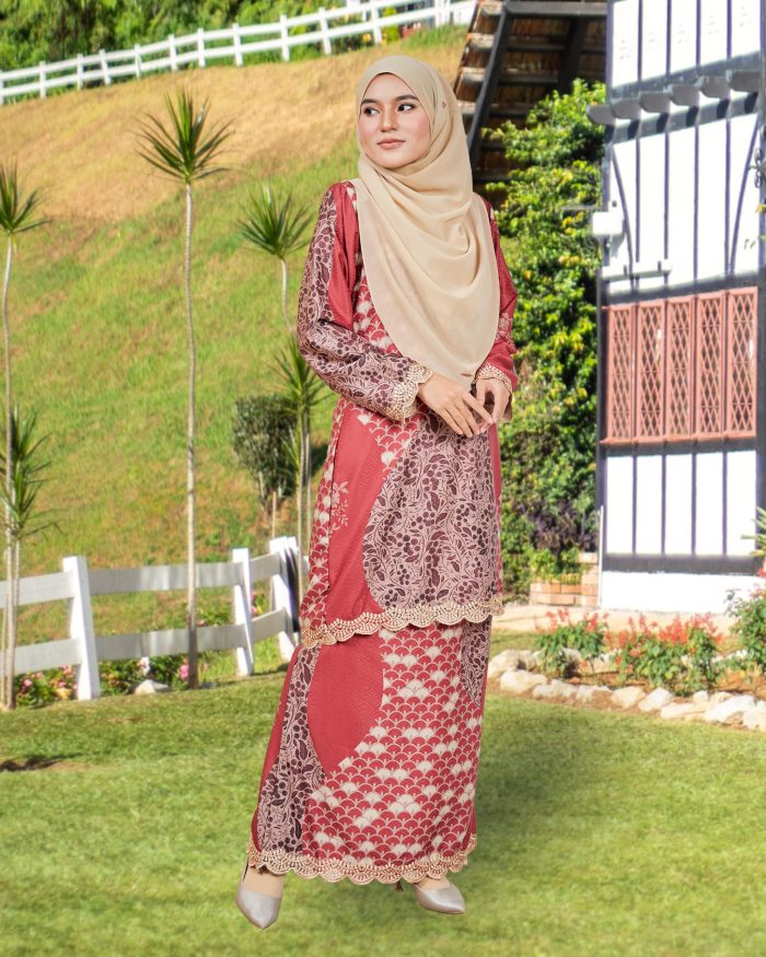 Baju Kurung Moden Batik Sulam Sultanah 10.0 - Kenanga Red Garnet - Image 2