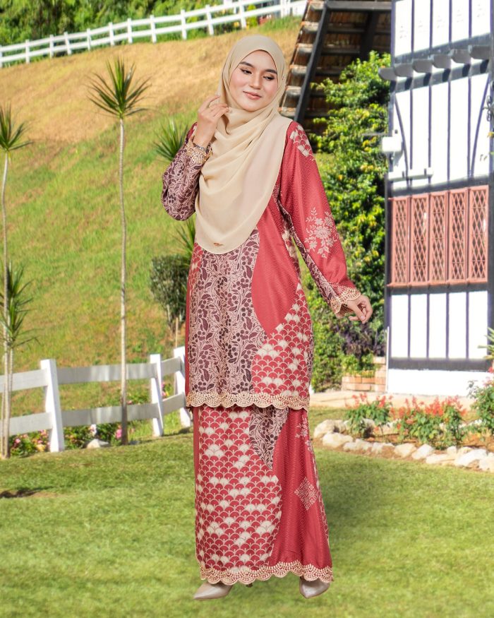 Baju Kurung Moden Batik Sulam Sultanah 10.0 - Kenanga Red Garnet - Image 3