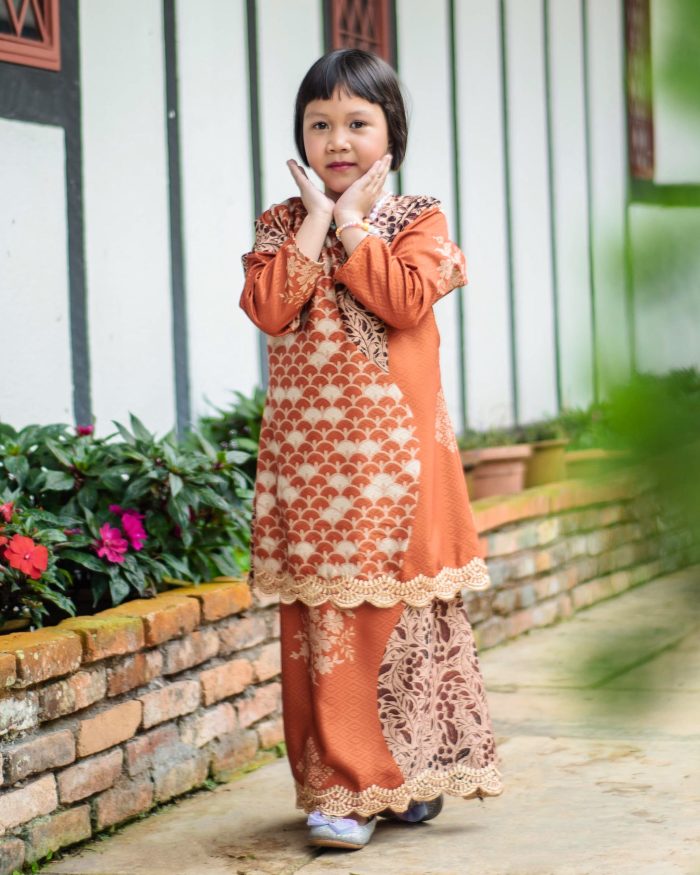 Baju Kurung Moden Batik Sulam Sultanah Kids 10.0 - Kenanga Brick Orange - Image 2