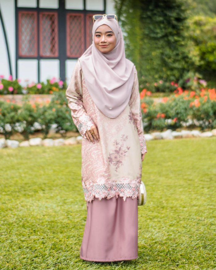 Baju Kurung Moden Batik Sulam Sultanah 10.0 - Kuntum Amethyst Purple