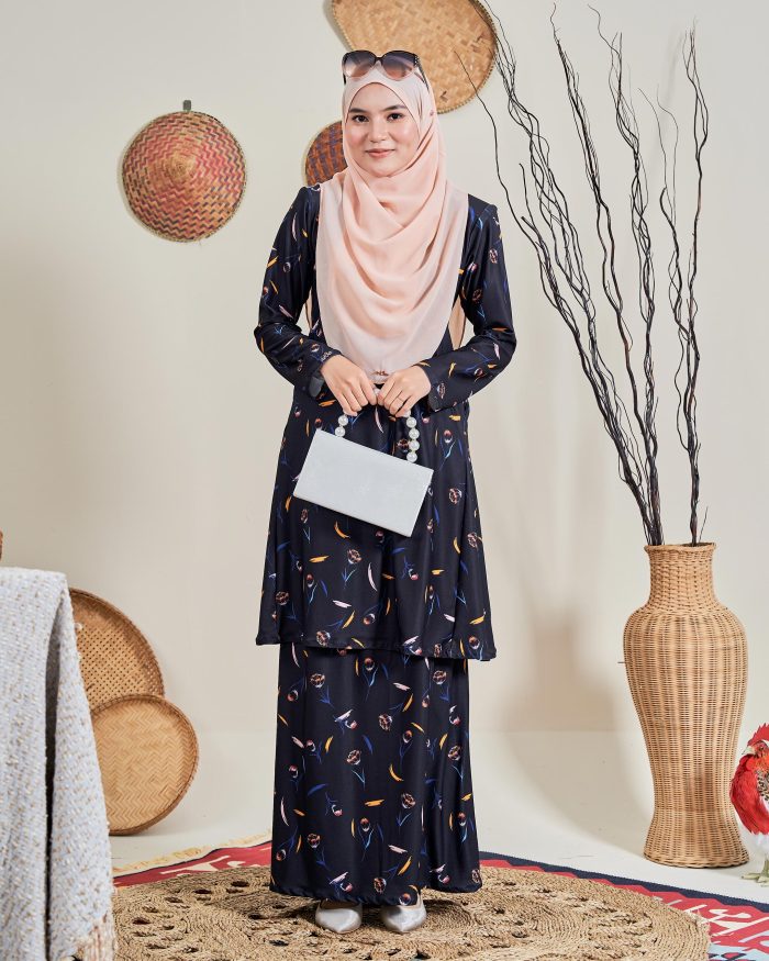 Baju Kurung Pahang Laura 12.0 - Iris Black - Image 3