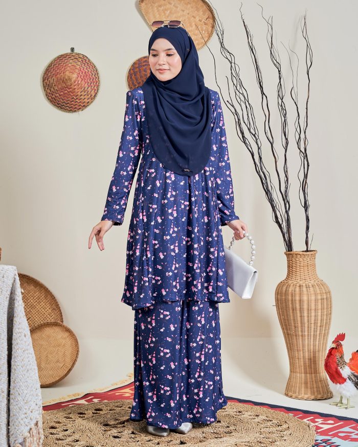 Baju Kurung Pahang Laura 12.0 - Sakura Navy - Image 2