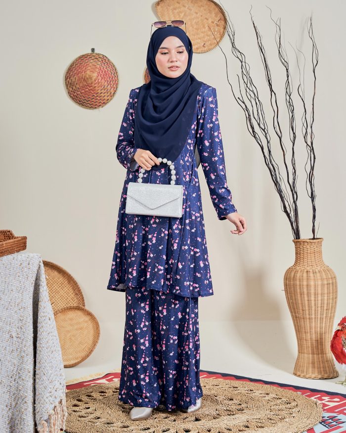 Baju Kurung Pahang Laura 12.0 - Sakura Navy - Image 3