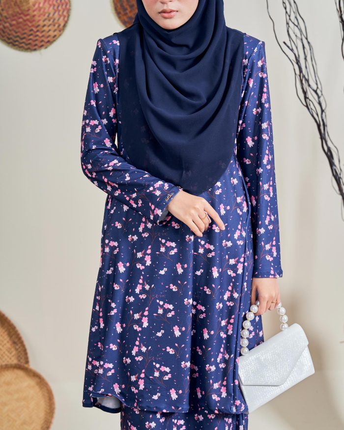 Baju Kurung Pahang Laura 12.0 - Sakura Navy - Image 5