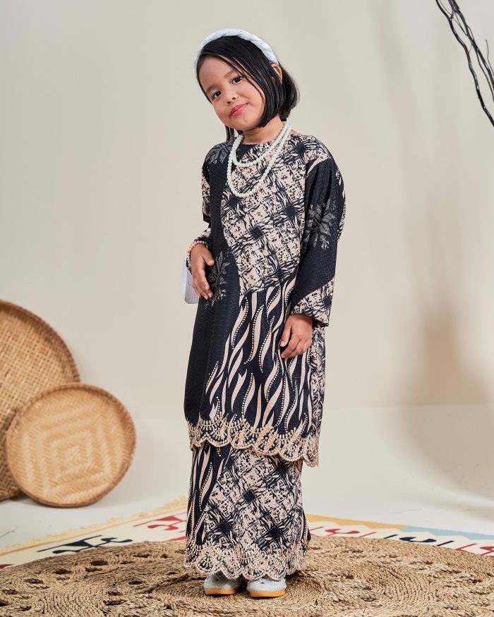 Baju Kurung Moden Batik Sulam Sultanah 10.0 Kids - Manika Black - Image 4