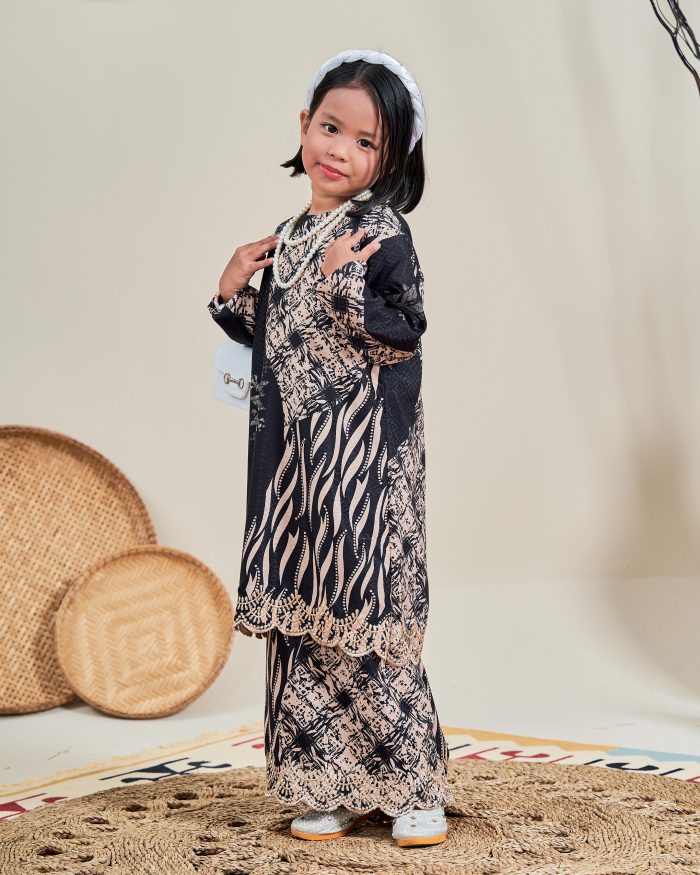 Baju Kurung Moden Batik Sulam Sultanah 10.0 Kids - Manika Black