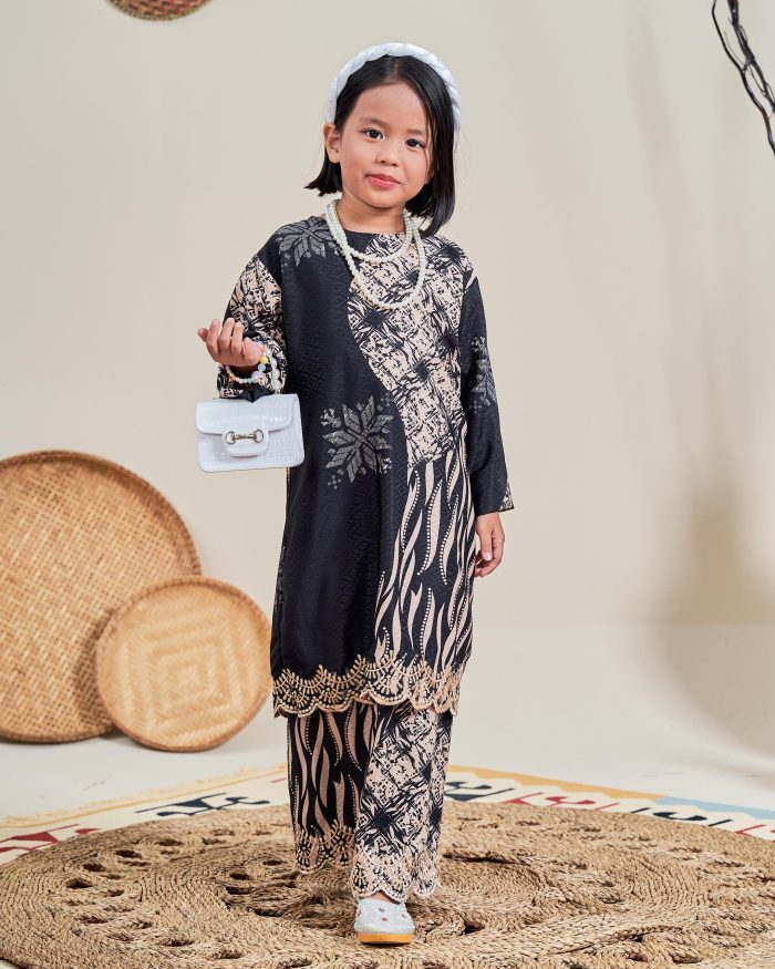 Baju Kurung Moden Batik Sulam Sultanah 10.0 Kids - Manika Black - Image 2