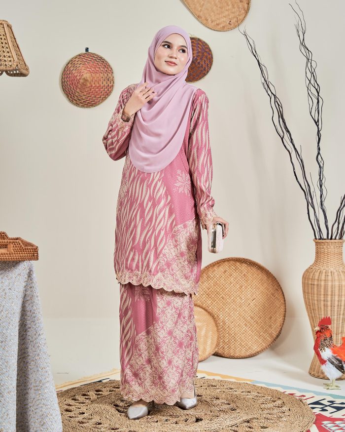 Baju Kurung Moden Batik Sulam Sultanah 10.0 - Manika Candy Pink