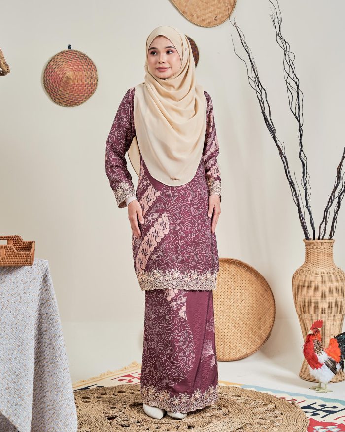 Baju Kurung Moden Batik Sulam Sultanah 10.0 - Manira Burgundy