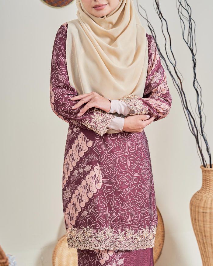 Baju Kurung Moden Batik Sulam Sultanah 10.0 - Manira Burgundy - Image 4