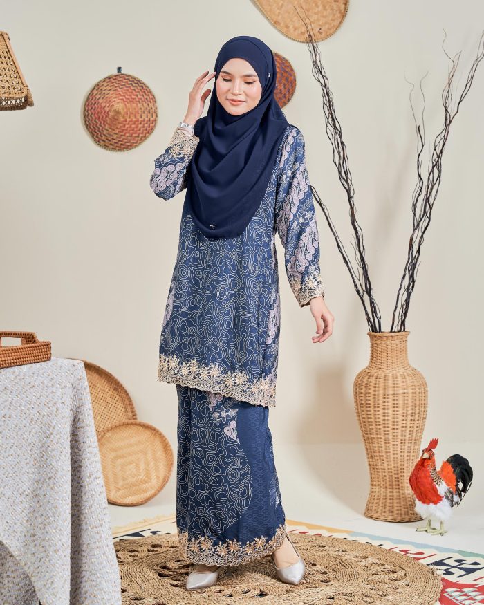 Baju Kurung Moden Batik Sulam Sultanah 10.0 - Manira Navy Blue - Image 3