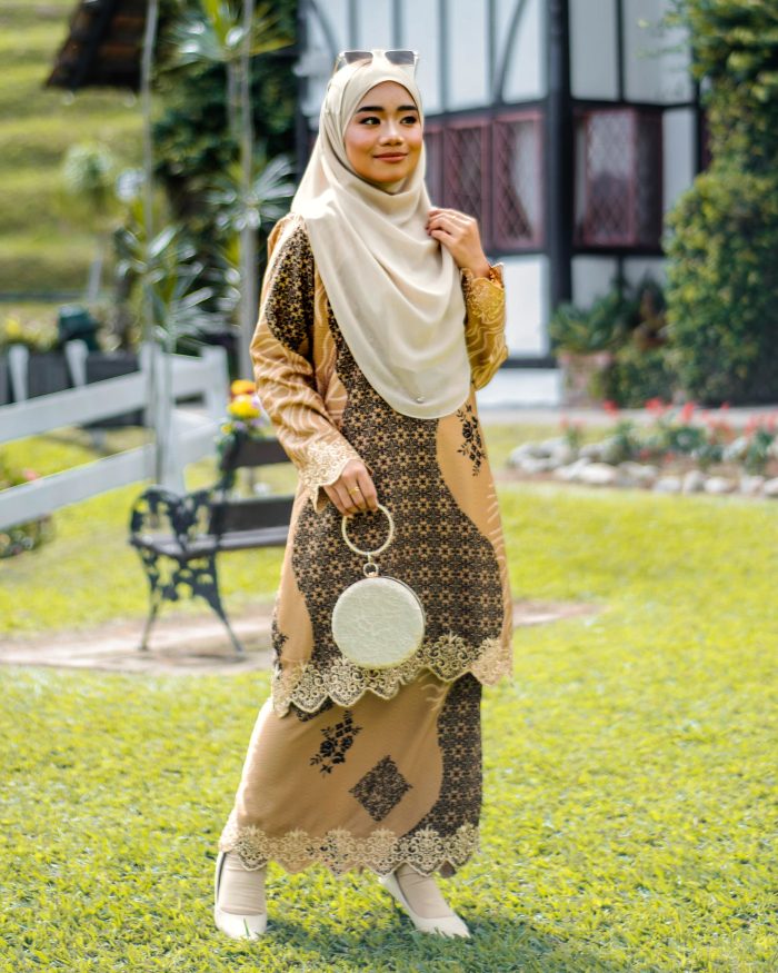 Baju Kurung Moden Batik Sulam Sultanah 10.0 – Melati Mustard Black