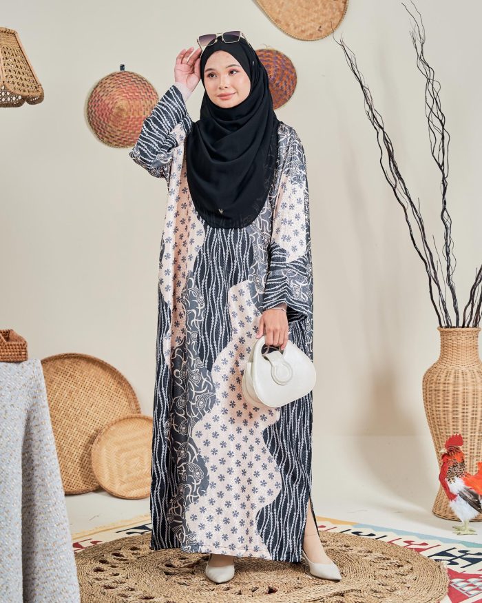 Kaftan Batik Sultanah Melur - Black Cream - Image 3