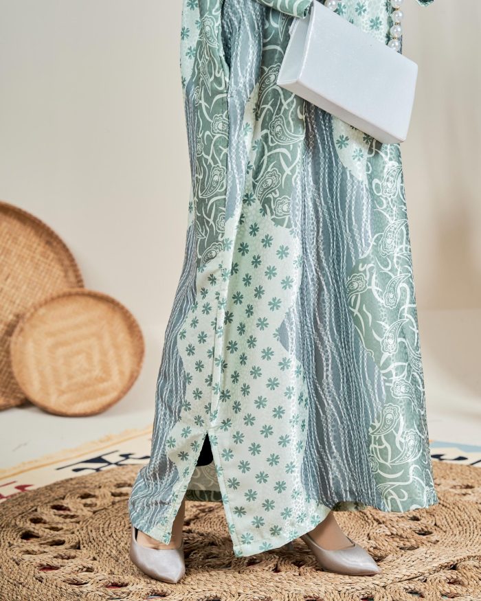 Kaftan Batik Sultanah Melur - Tea Green - Image 4