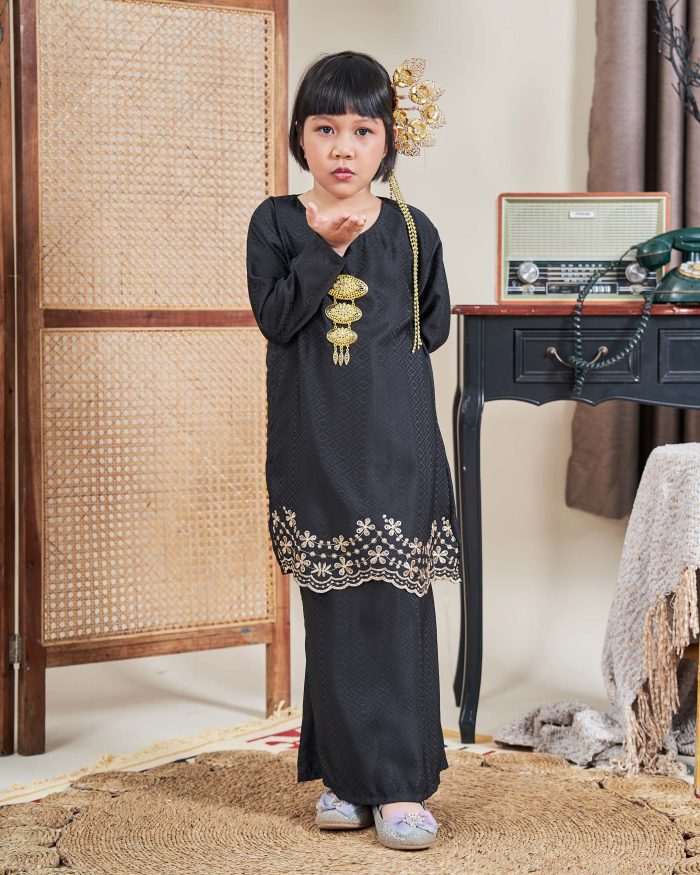 Baju Kurung Moden Sulam Sultanah Kids 10.0 - Murni Black - Image 2