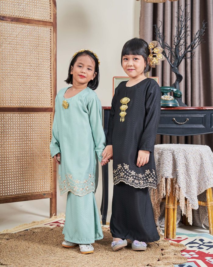 Baju Kurung Moden Sulam Sultanah Kids 10.0 - Murni Navy Blue - Image 4