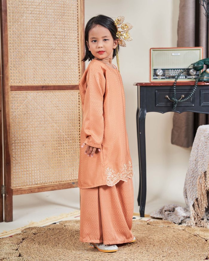 Baju Kurung Moden Sulam Sultanah Kids 10.0 - Murni Coral Salmon - Image 3