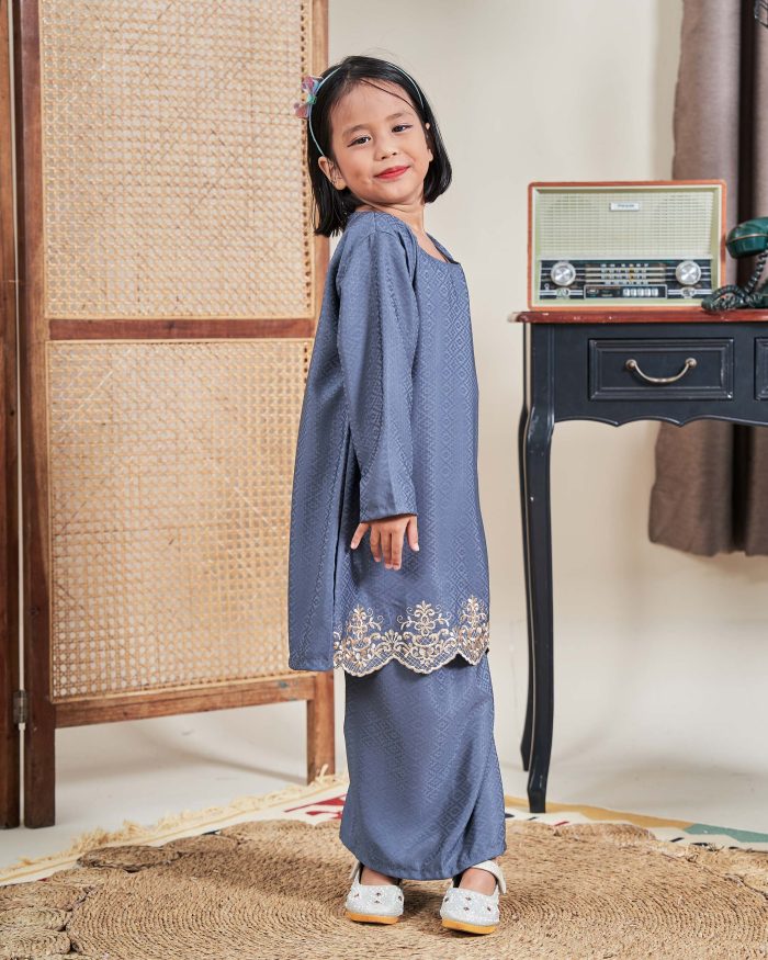 Baju Kurung Moden Sulam Sultanah Kids 10.0 - Murni Grey Agean - Image 3