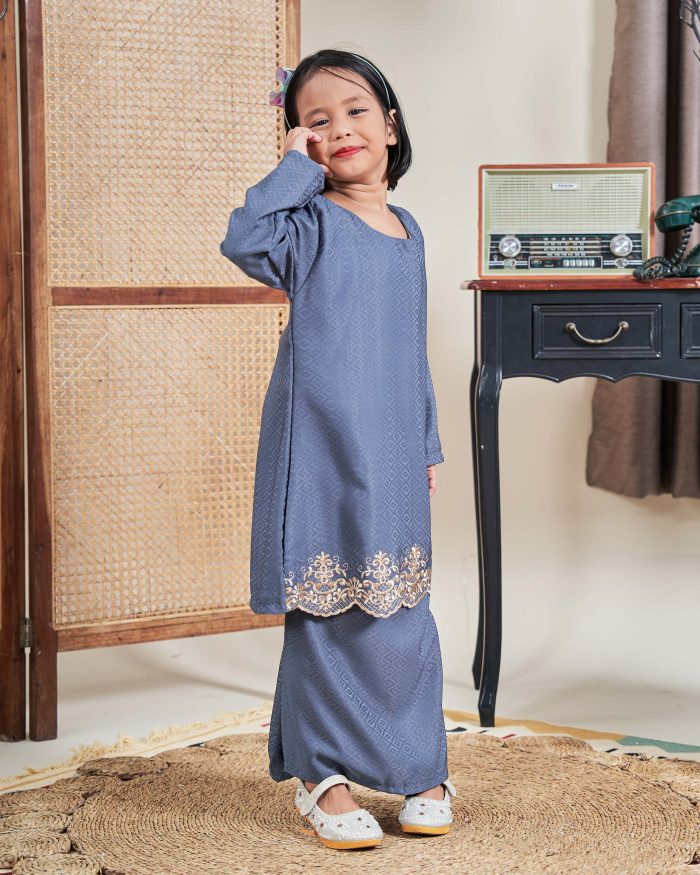 Baju Kurung Moden Sulam Sultanah Kids 10.0 - Murni Grey Agean - Image 2