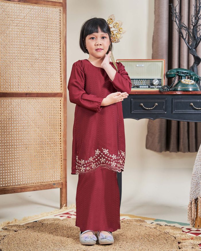 Baju Kurung Moden Sulam Sultanah Kids 10.0 - Murni Maroon - Image 2