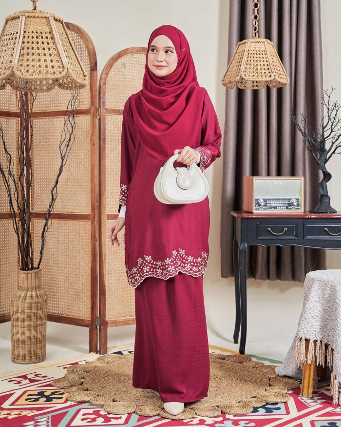 Baju Kurung Moden Sulam Sultanah 10.0 - Murni Maroon