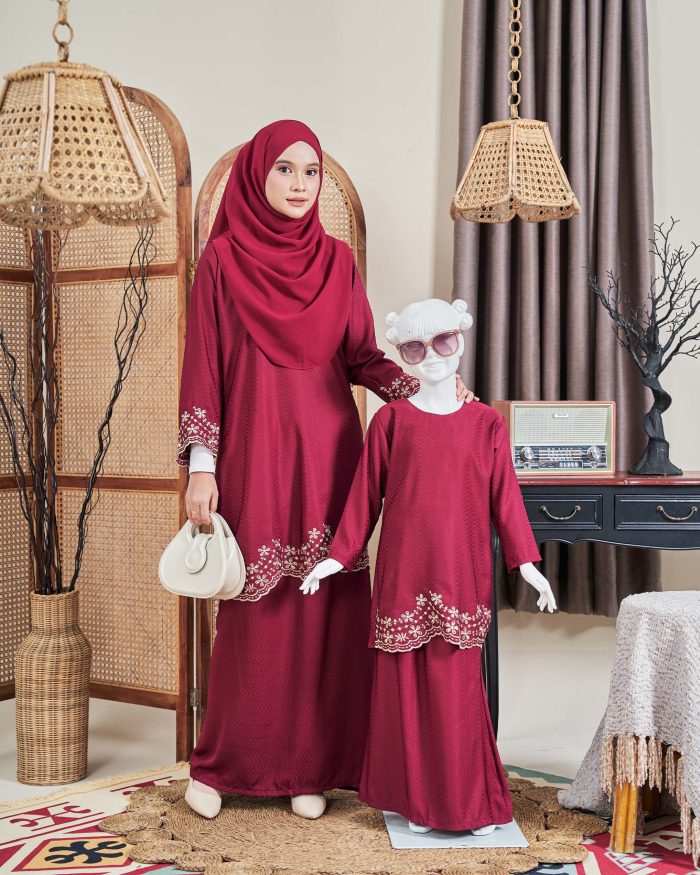 Baju Kurung Moden Sulam Sultanah 10.0 - Murni Maroon - Image 3