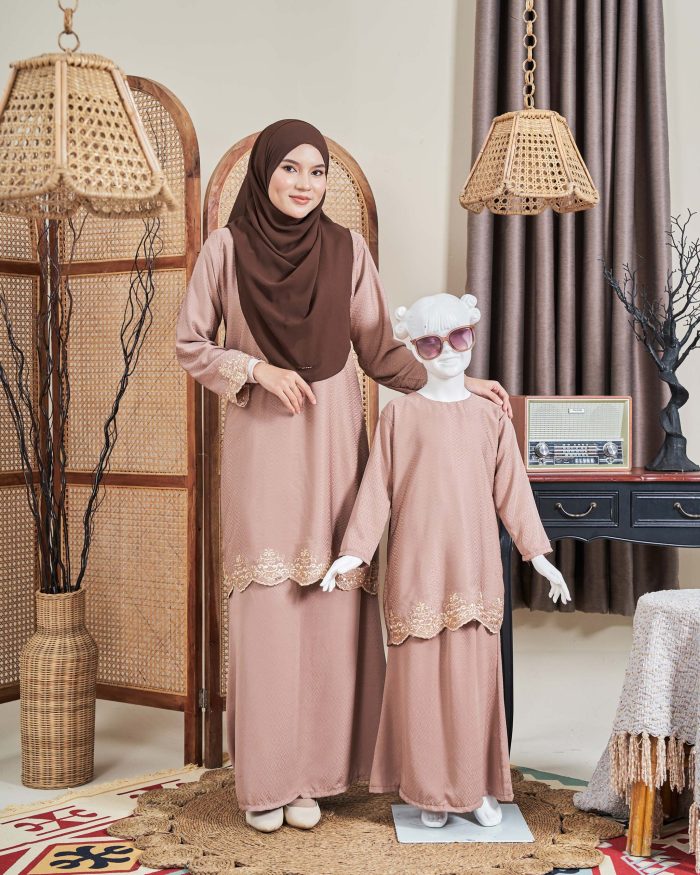Baju Kurung Moden Sulam Sultanah 10.0 - Murni Nude Brown - Image 3