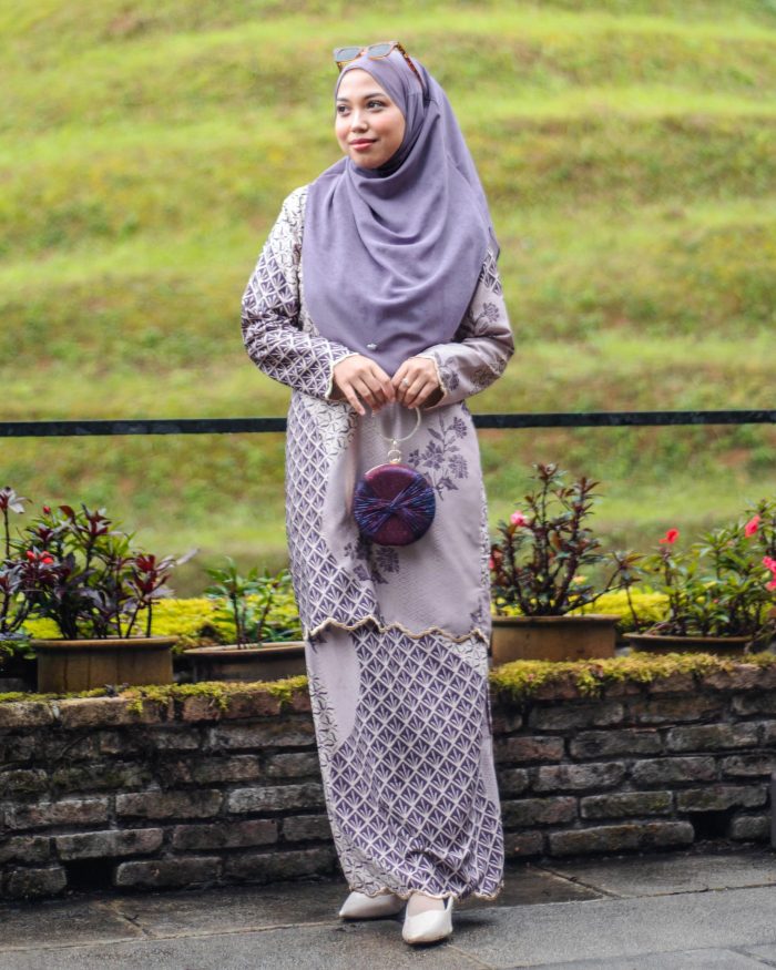 Baju Kurung Moden Batik Sulam Sultanah 10.0 - Widuri Lilac Purple