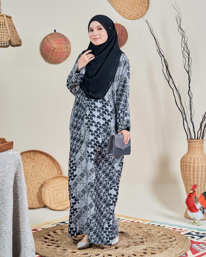 Kaftan Batik Sultanah – Zahra Greyish Black - Image 2