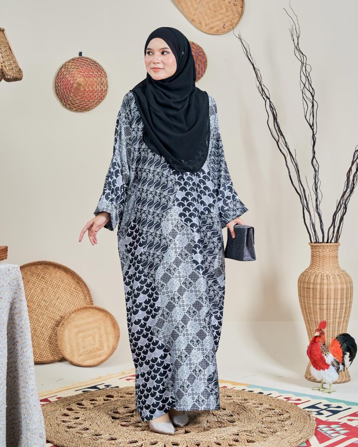 Kaftan Batik Sultanah – Zahra Greyish Black - Image 3