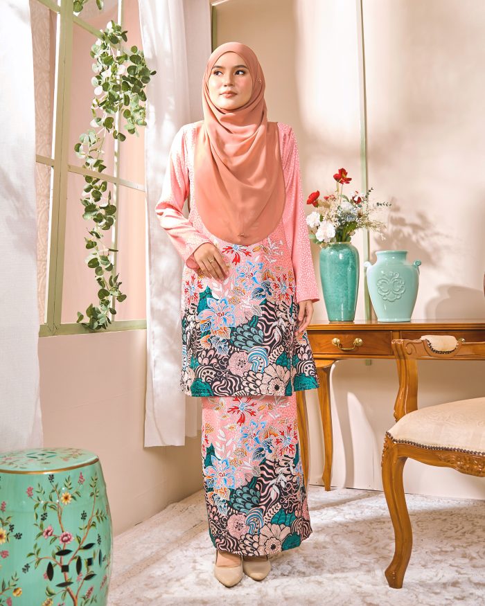 Baju Kurung Pahang Batik Sultanah 3.0 - Bayu Flamingo Peach