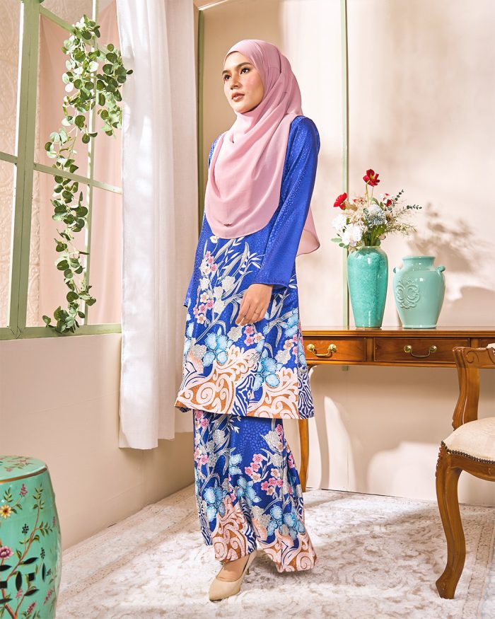 Baju Kurung Pahang Batik Sultanah 3.0 - Kirana Royal Blue