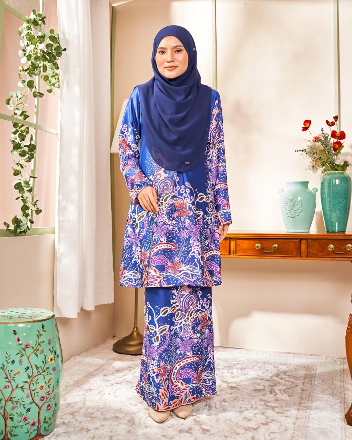 Baju Kurung Moden Batik Sultanah 4.0 - Andika Saphire Blue - Image 2