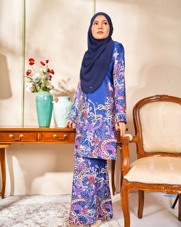 Baju Kurung Moden Batik Sultanah 4.0 - Andika Saphire Blue - Image 3