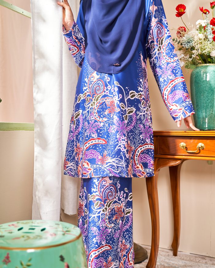 Baju Kurung Moden Batik Sultanah 4.0 - Andika Saphire Blue - Image 4