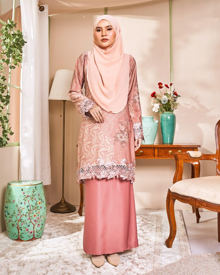 Baju Kurung Moden Batik Sulam Sultanah 10.0 - Kuntum Peachy Pink